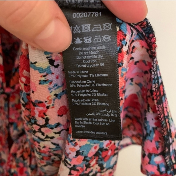 City Chic ditst floral faux wrap dress - Picture 7 of 8